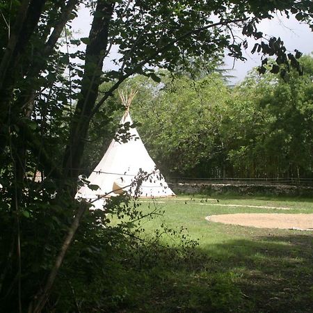 Tipi Au Logis De L'Espoir Hotel Jauldes Exterior photo